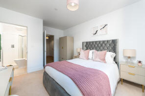 Flat 19, Riverbank Court, Sunrise Avenue, Hornchurch RM12 4GH