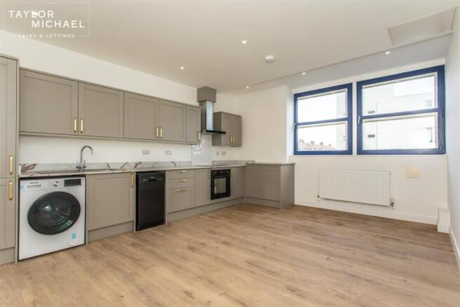 Kitchen / Living Room
