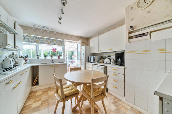 1316691-10-685d3a...