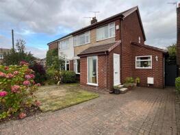 3, Whernside Avenue, Ashton-under-lyne OL6 8UY