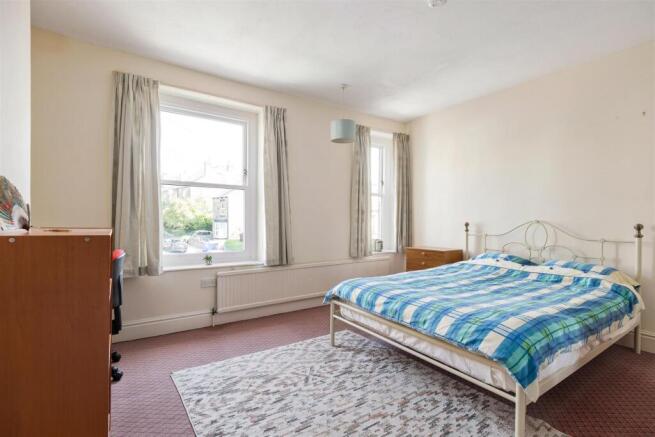 3 bed Terraced for sale Image 7