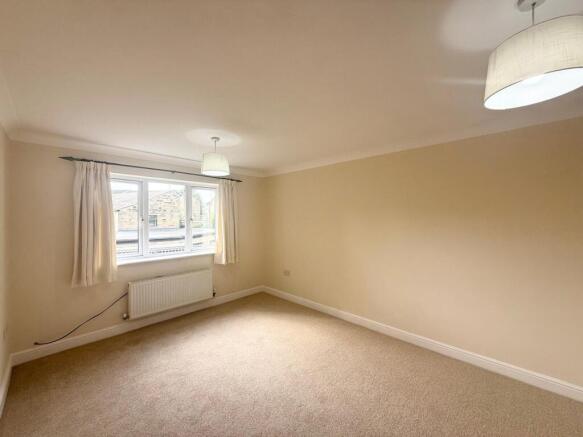 2 bed Flat to rent Image 4