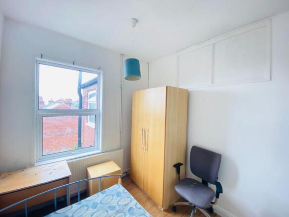 3 bed Terraced to rent Image 8