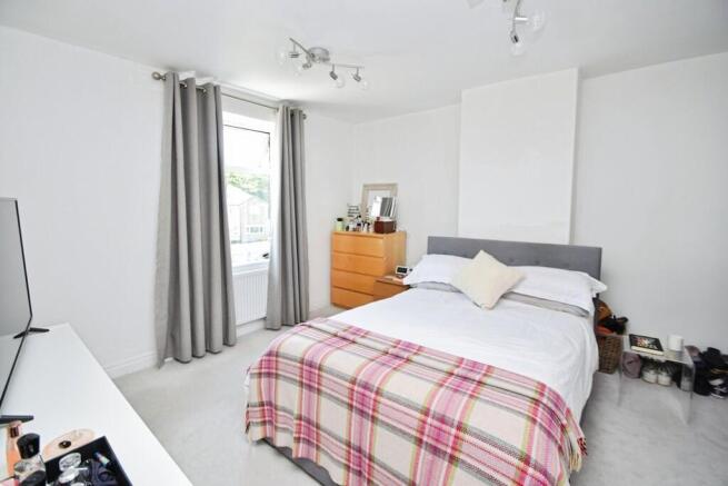 3 bed Terraced for sale Image 10