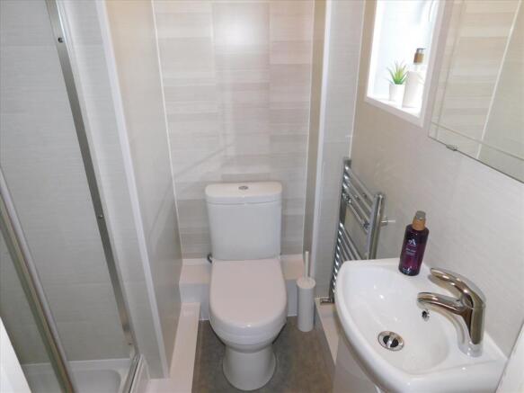 EN SUITE SHOWER ROOM