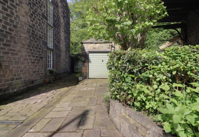 10 bed Detached for sale Image 4