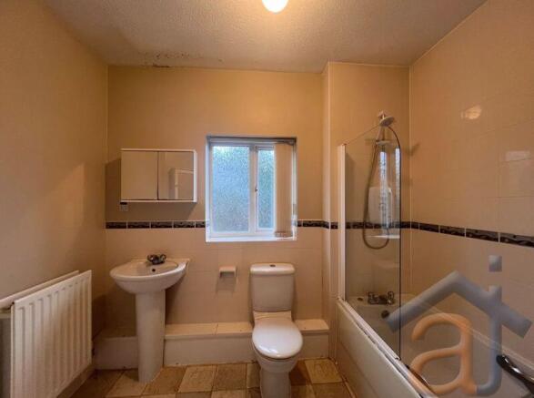 Bathroom - Photo 2