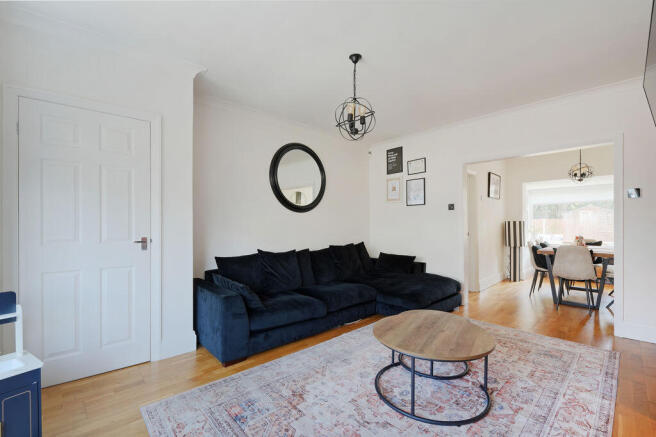 3 bed Semi-Detached for sale Image 8