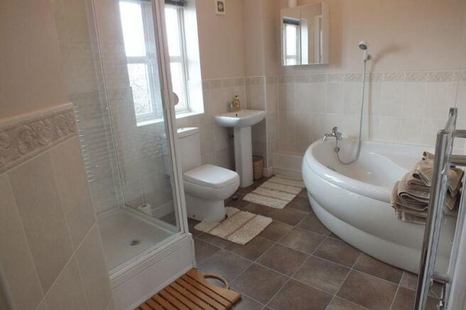 FAMILY BATHROOM