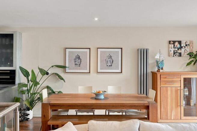 4 bed Flat to rent Image 8
