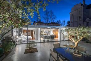 2d The Glass House, Belsize Park Gardens, London NW3 4LD