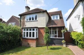 228, Watling Street, Park Street, St. Albans AL2 2PA