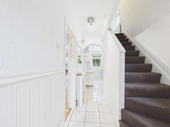 2 bed Terraced to rent Image 5