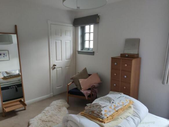 bedroom (1).jpg