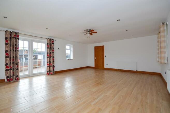 36 High Street, South Hiendley, Barnsley, South Yorkshire S72 9AH photo 4