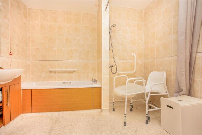 Bathroom 16 HC.jpg