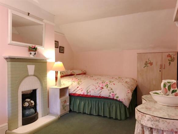 BEDROOM 3 1.jpg