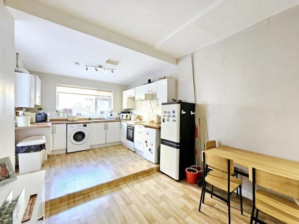 3 bed Terraced for sale Image 2