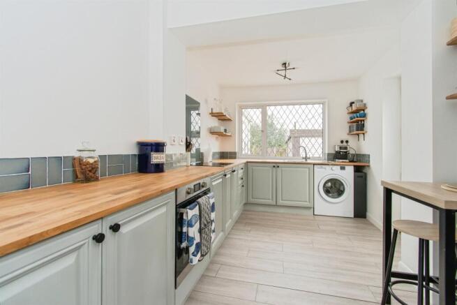 2 bed Semi-Detached for sale Image 4