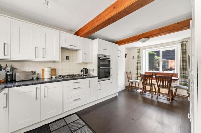 OPEN-PLAN DINING KITCHEN