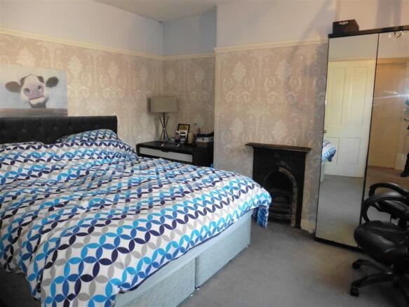 Bedroom 2 (rear)