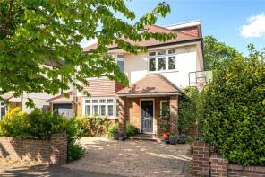 11, Clinton Avenue, East Molesey KT8 0HS