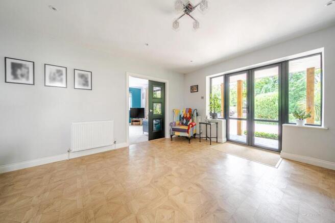 4 bed Detached for sale Image 4
