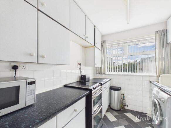 3 bed Semi-Detached for sale Image 6