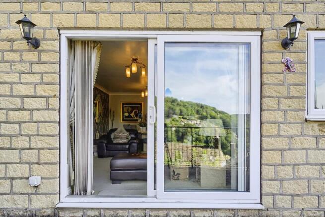 3 bed Detached for sale Image 8