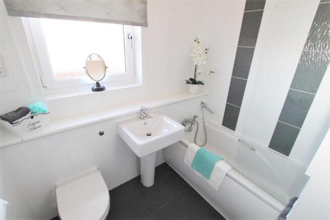 11- Bathroom (Copy).jpg