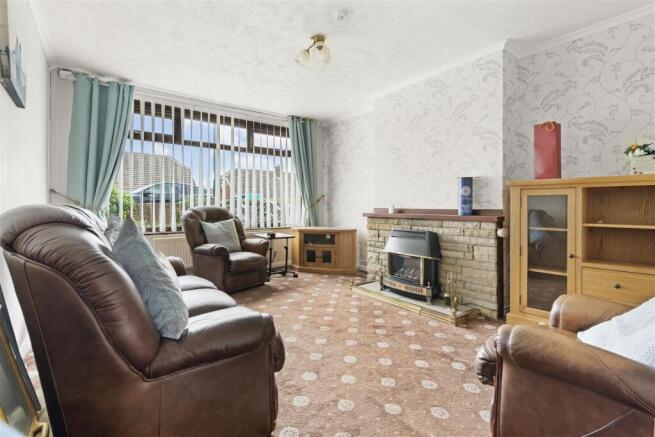 2 bed Bungalow for sale Image 2
