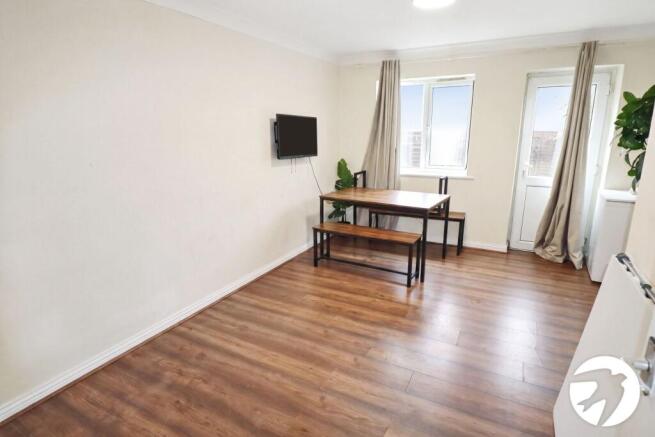 Teasel Crescent, London, SE28 photo 3