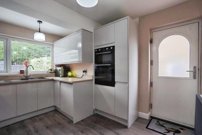 3 bed Semi-Detached for sale Image 7