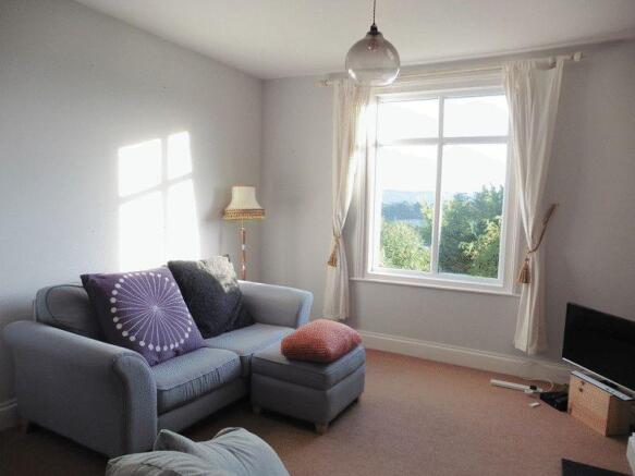 LOUNGE AREA