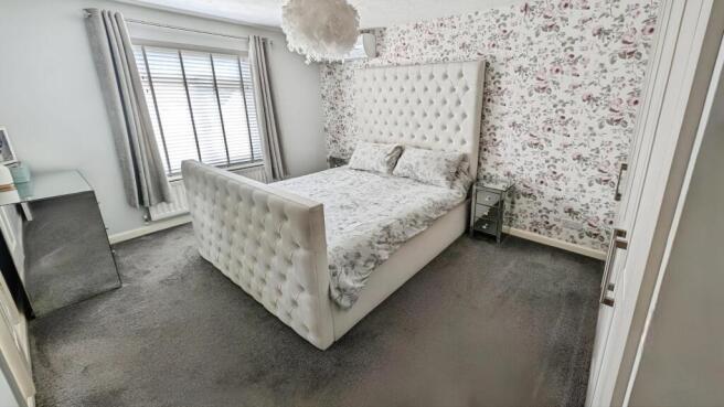 pbox-bedroom-327599.jpg