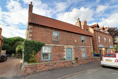 High Street, Newton-On-Trent, LN1