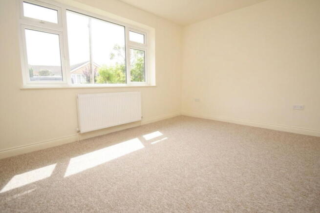 3 bed Semi-Detached Bungalow for sale Image 7