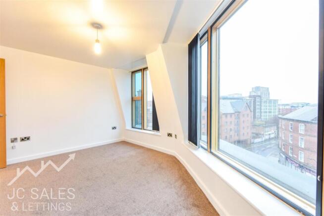 2 bed Apartment to rent Image 5