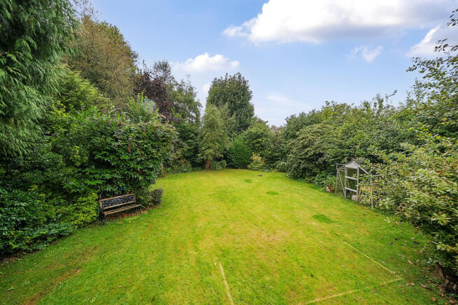 Extremely private and quiet private family friendly flat large West facing rear garden greenhouses and a large 12ft shed