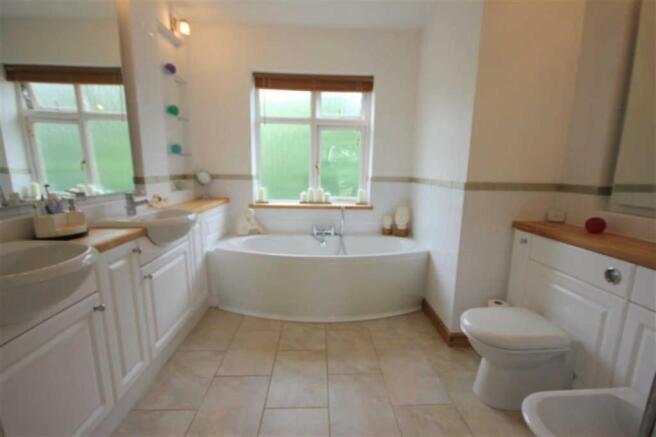 EN SUITE