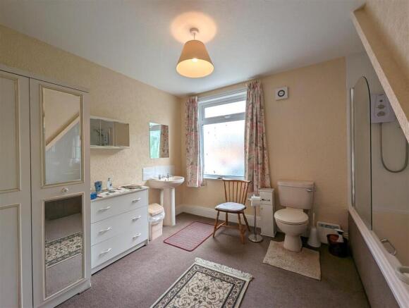 3 bed Terraced for sale Image 10
