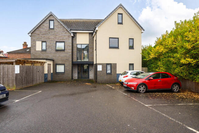 1389298-3-693bf4f...