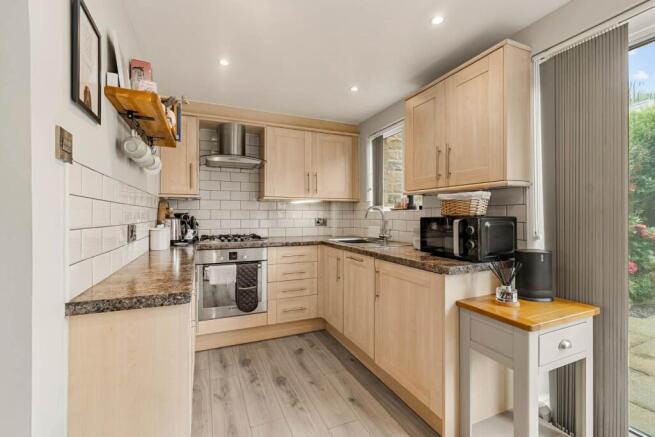 2 bed Town House for sale Image 7