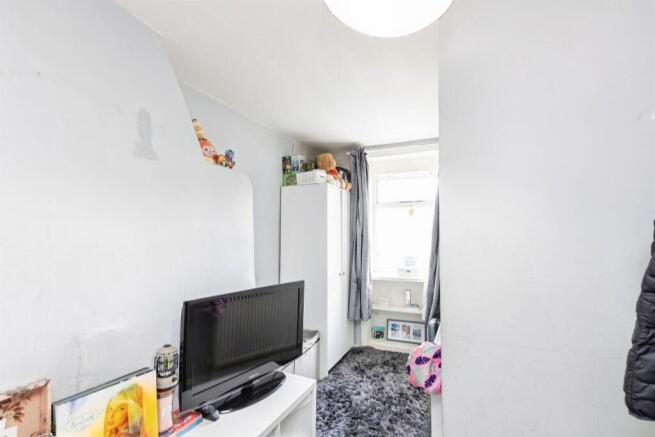 3 bed Terraced for sale Image 10
