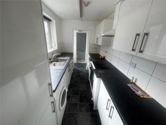 2 bed House for sale Image 6