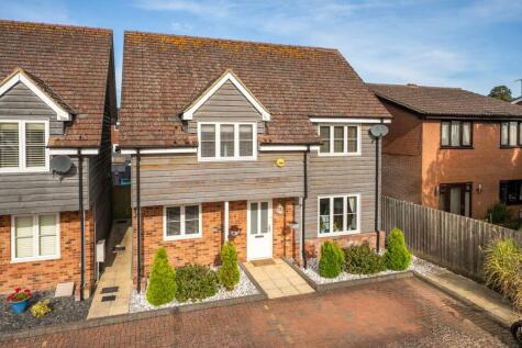 Hardinge Place, Toddington, LU5
