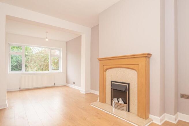 5 bed Semi-Detached to rent Image 4