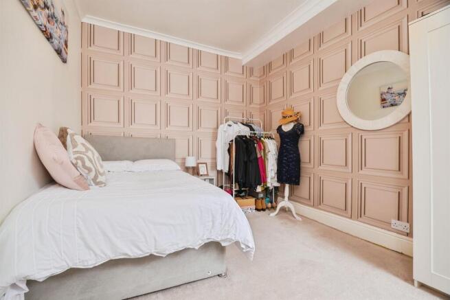 3 bed Terraced for sale Image 12