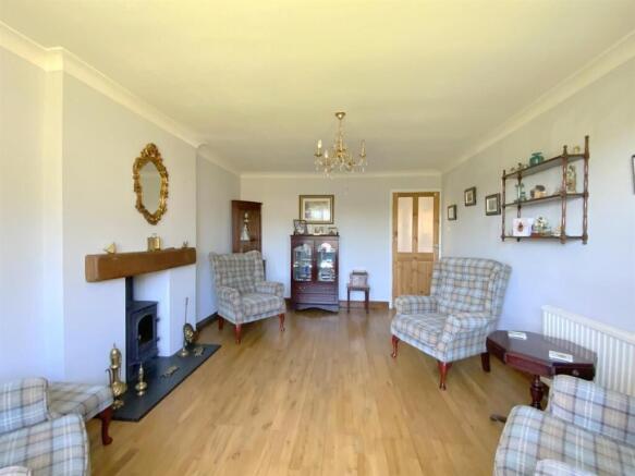 Chestnut Road, Waltham, Grimsby photo 5