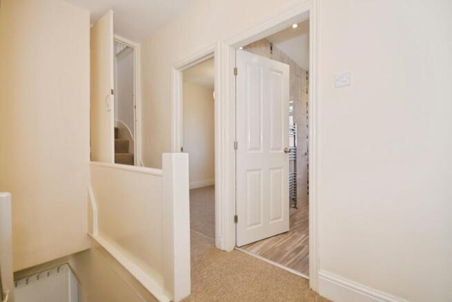 3 bed Terraced for sale Image 11